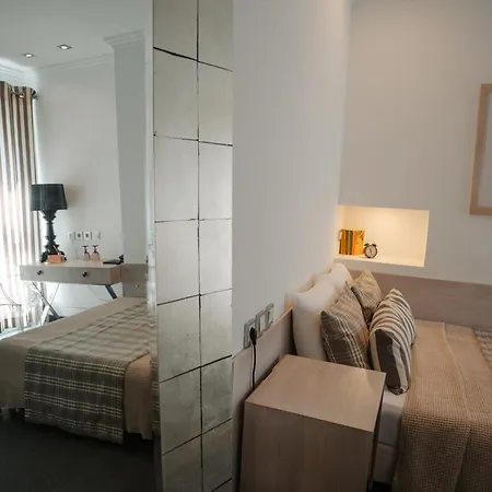 Otel Andromeda Boutique 4*