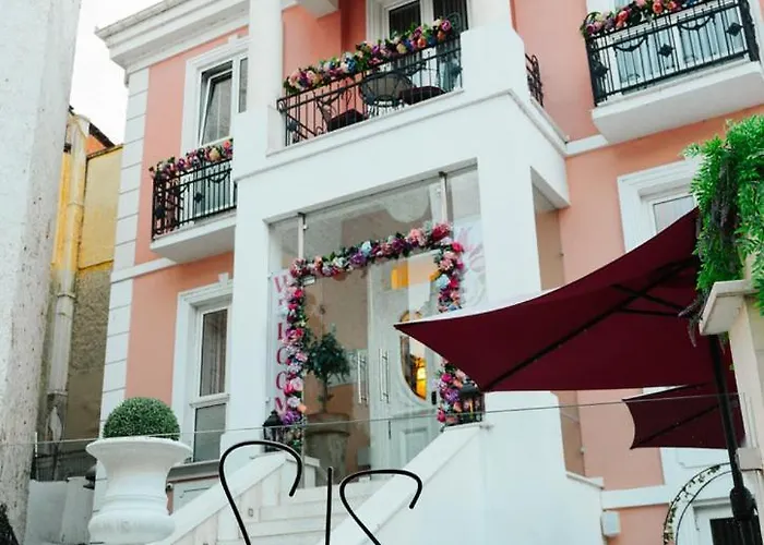 Hotel Andromeda Boutique 4*