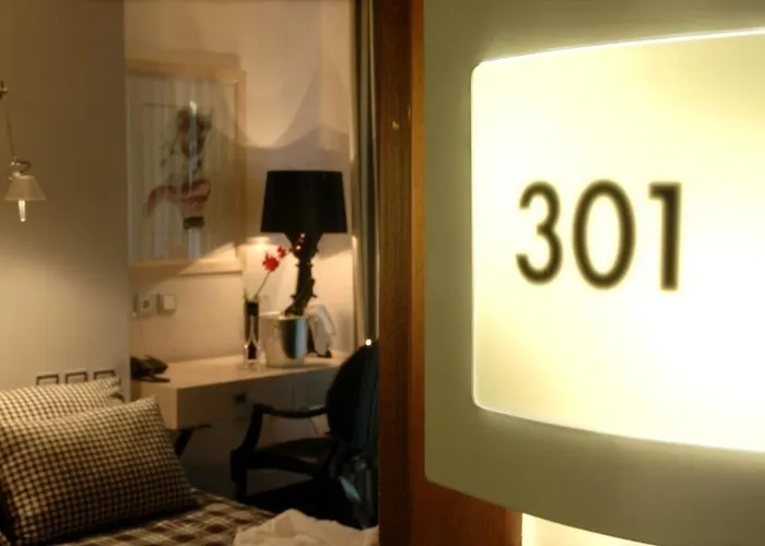 Andromeda Boutique קסטוריה