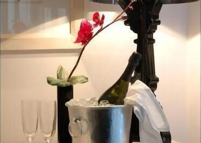 מלון Andromeda Boutique קסטוריה